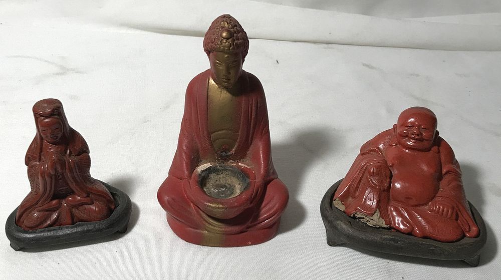 Lot 86: Chalkware Buddahs & Dali Lama