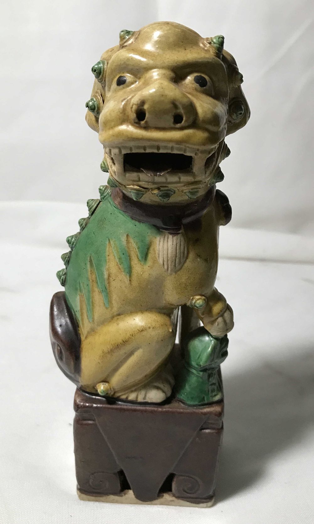 Lot 89: Chinese Foo Dog Guardian Statue