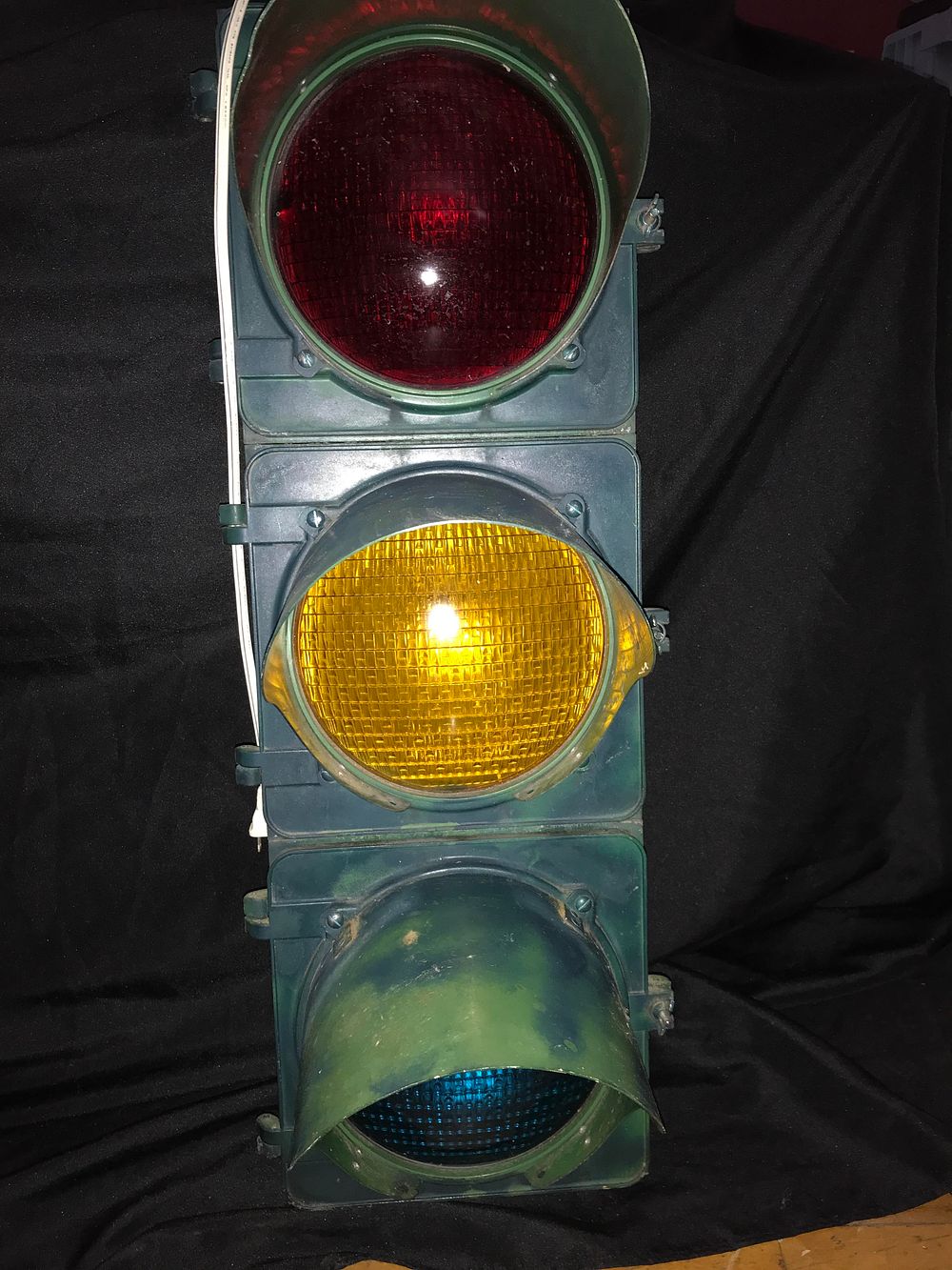 Lot 98: Vintage Traffic Light All Glass In Tact
