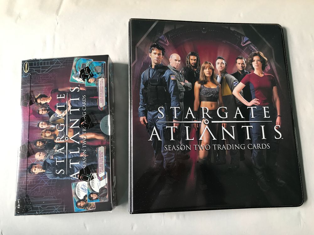 Lot 146: Stargate Atlantis Season 2 Trading Cards