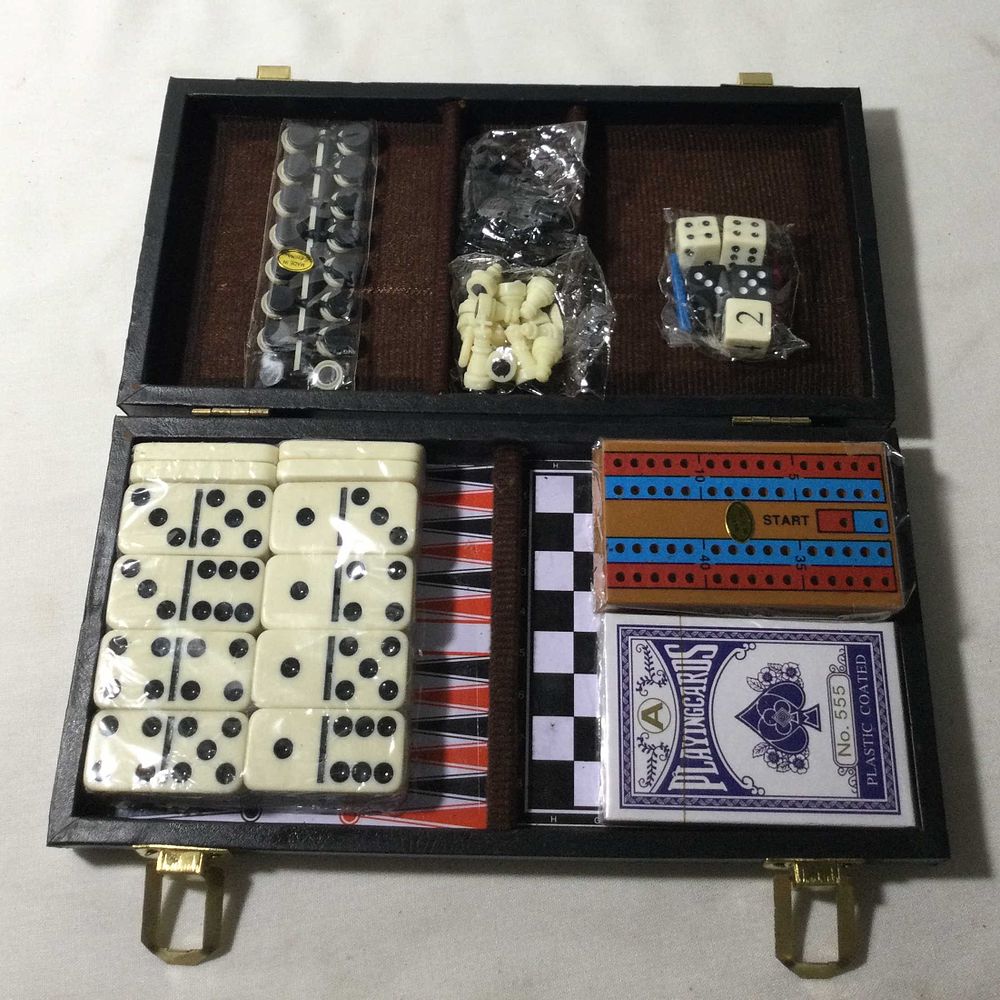 Lot 192: Traveling Game Case