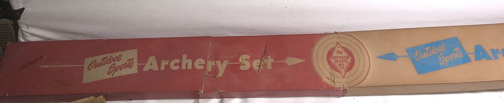 Lot 256: Outdoor Sports Archery’s Set Bow & Arrows
