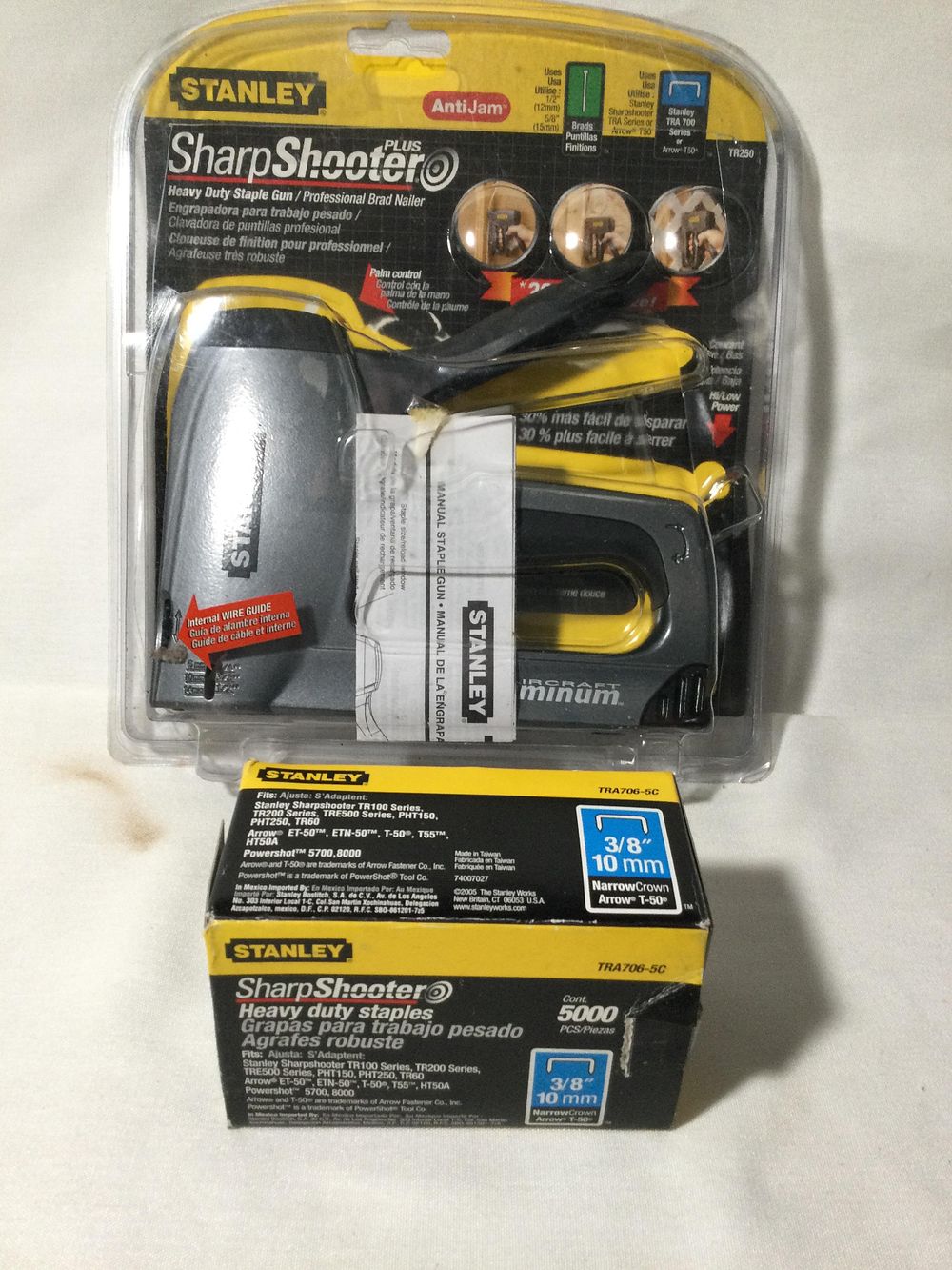 Lot 300: Stanley sharpshooter heavy duty staple gun box of