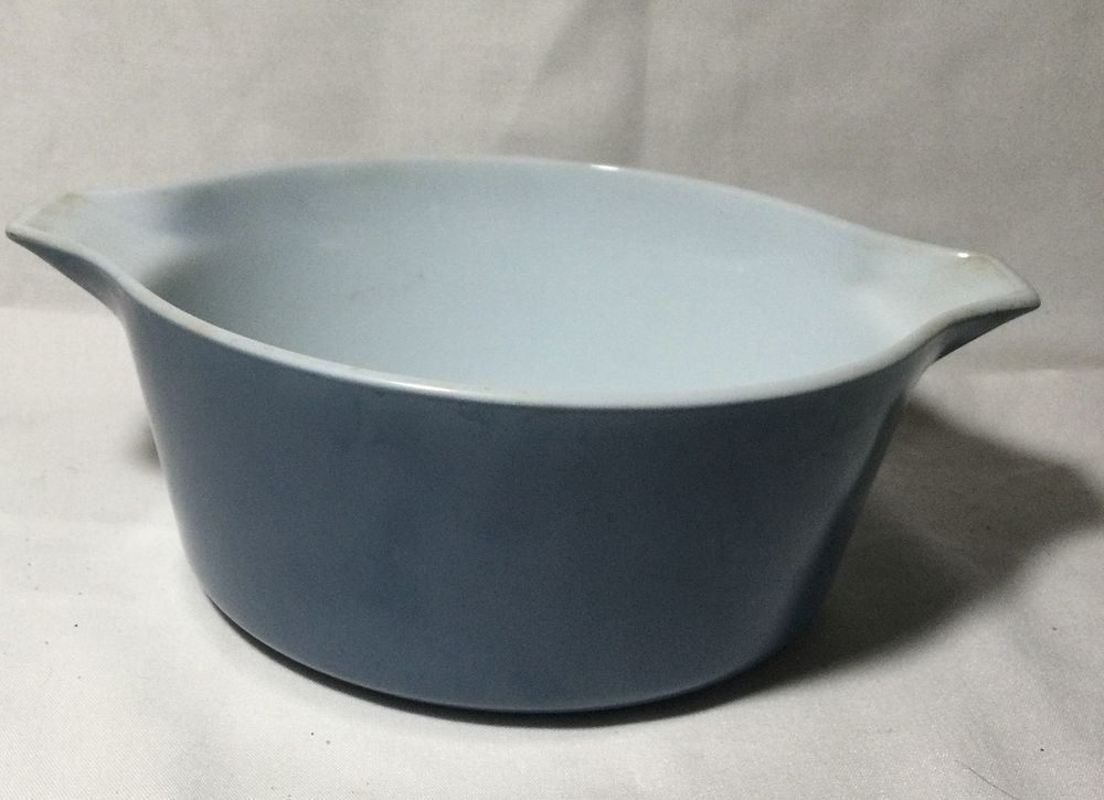Lot 214: Large Pyrex Bowl with Handles