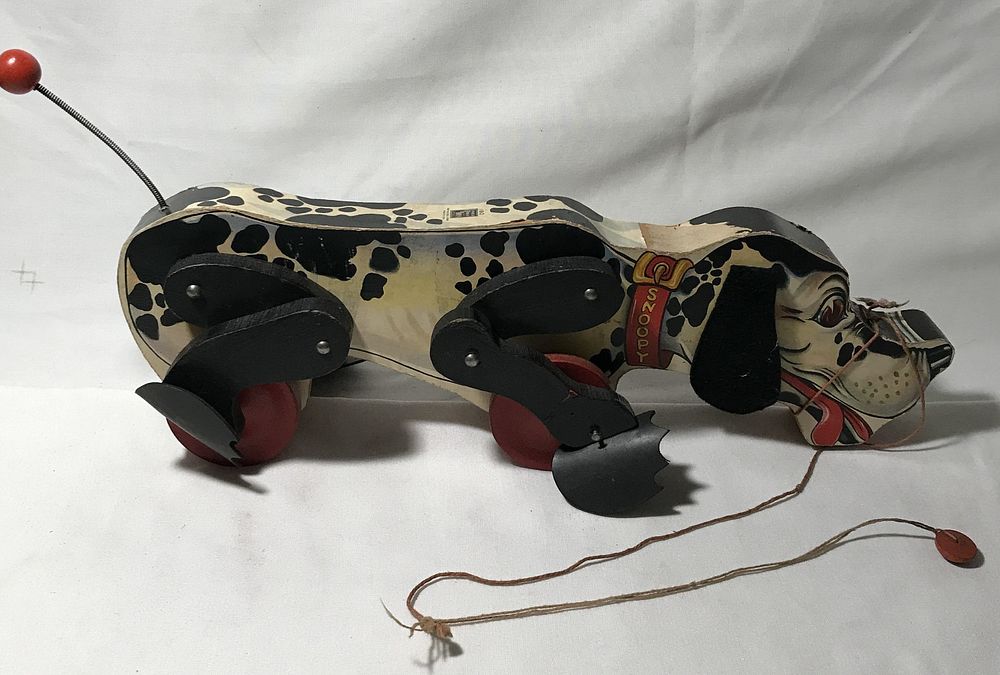 Lot 244: Vintage Fisher-Price Snoop & Sniff Dog Paw Toy