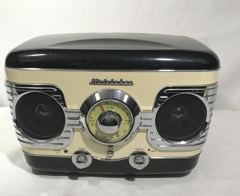 Lot 189: Replica Studebaker Record Player