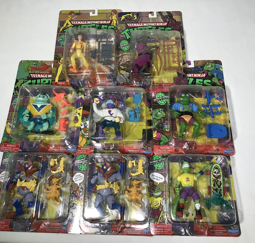Lot 323: Teenage Mutant Ninja Turtles Figurines