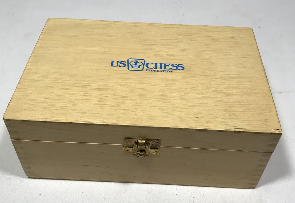 Lot 332: US Chess Federation Pieces (Blue & White)