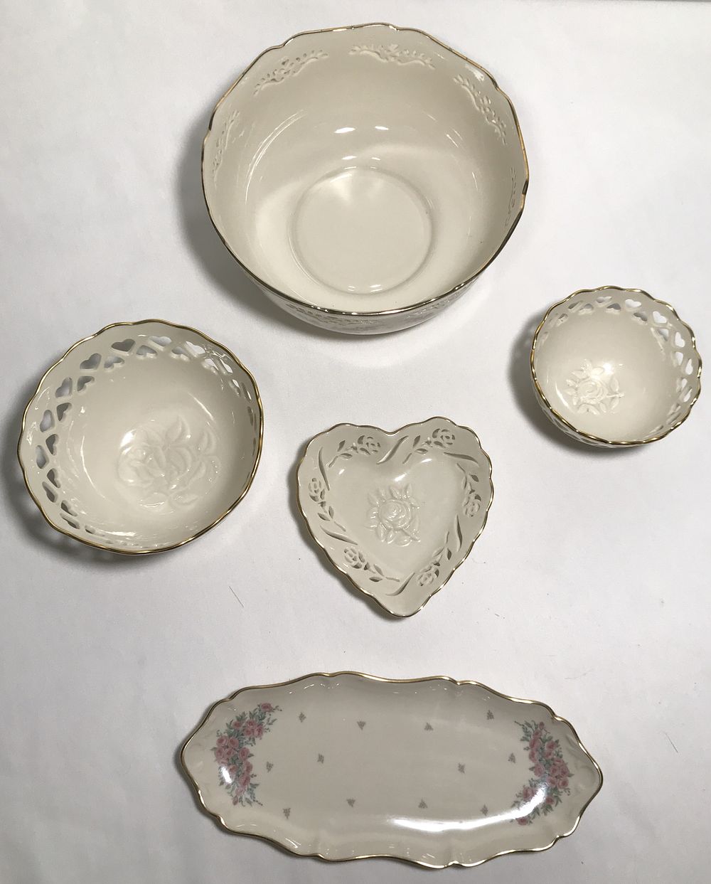 Lot 347: Lenox Vintage Dishes (5)