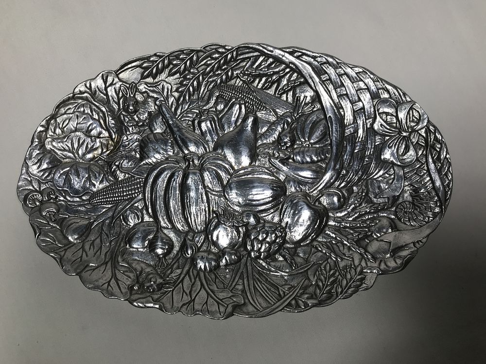 Lot 354: Arthur Court Harvest Style Dish