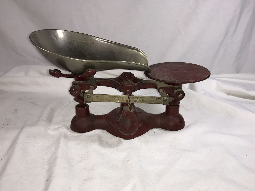 Lot 521: Vintage Cast Balance Scale