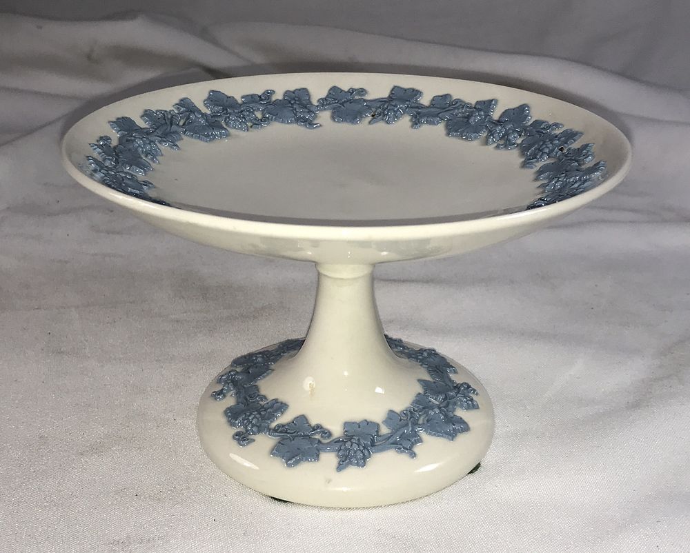 Lot 531: Wedgwood Dessert Stand
