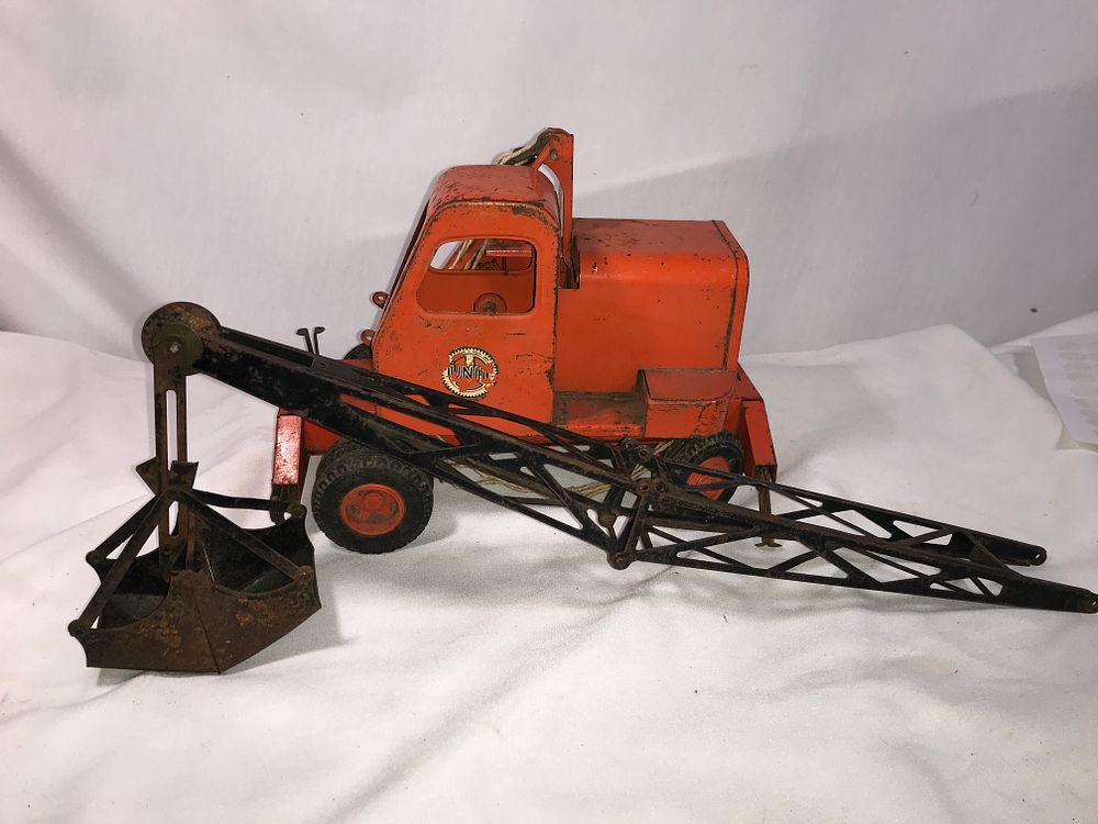 Lot 1002: Vintage Doepke Model Toy Crane & Shovel