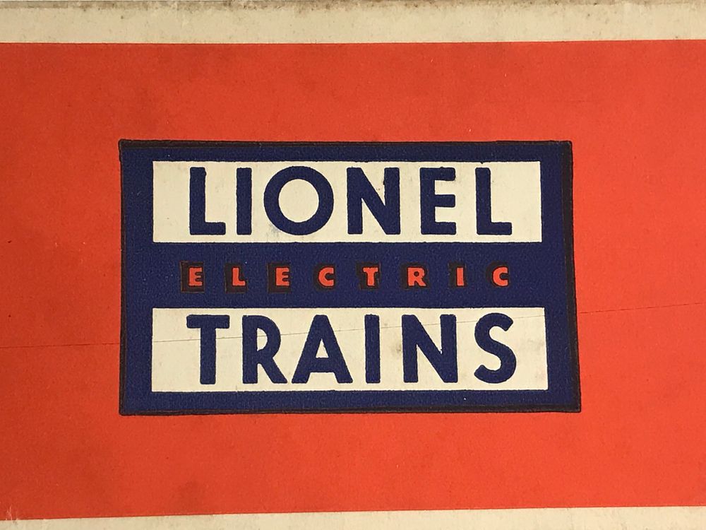 Lot 186: Large Lionel Train Collection - 8 total