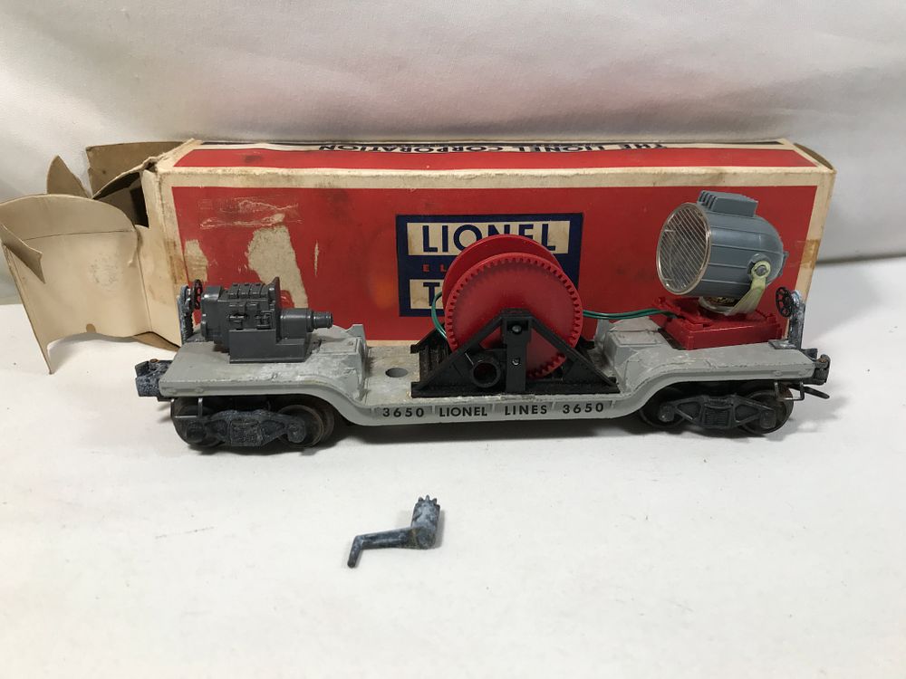 Lot 188b: Lionel Trains No. 3650 Searchlight Extension Car