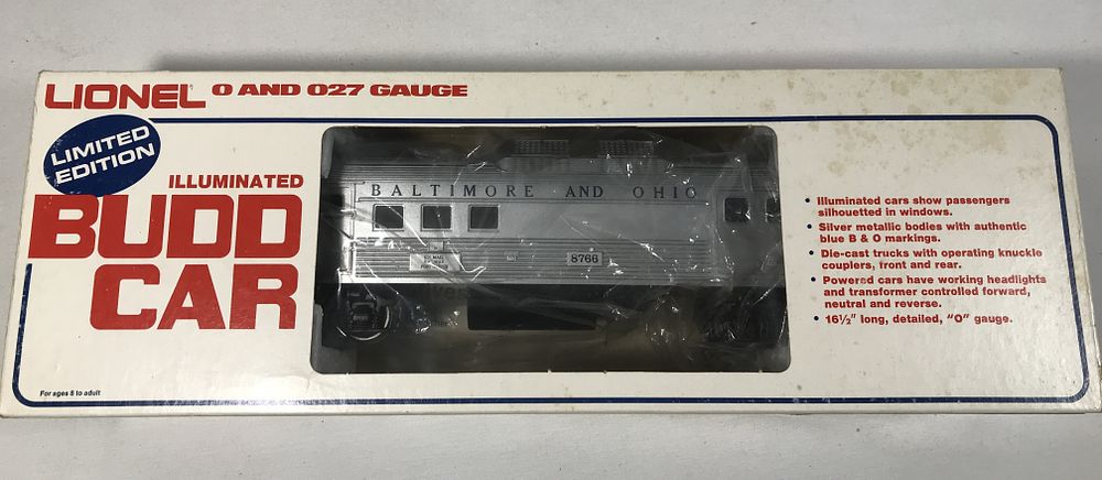 Lot 193: Lionel LE Illuminated Budd Car 8766 in org box