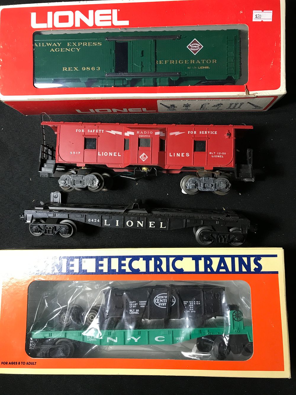 Lot 259: Lionel Trains 4 Car Collection