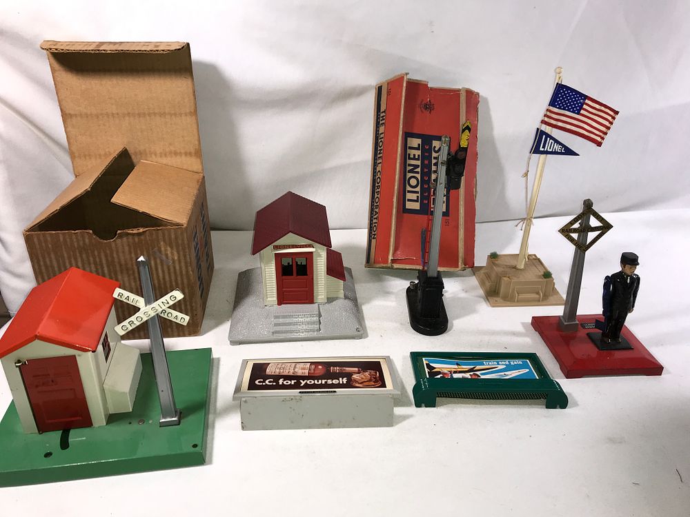 Lot 262: Model Trains Accessories Collection