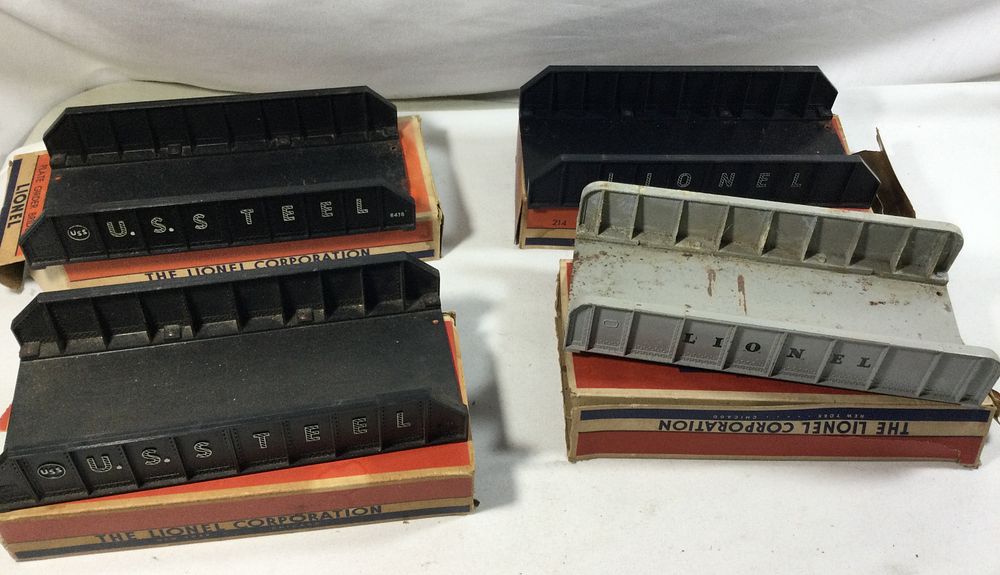 Lot 270: Lionel Plate Girder Bridge Collection (4)