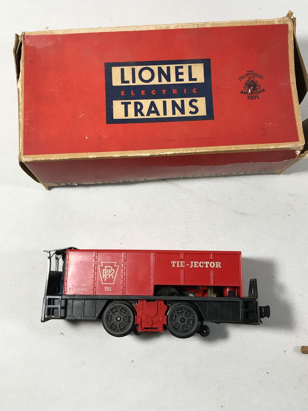 Lot 279: Lionel No. 55 Tie-Jector Car in org box