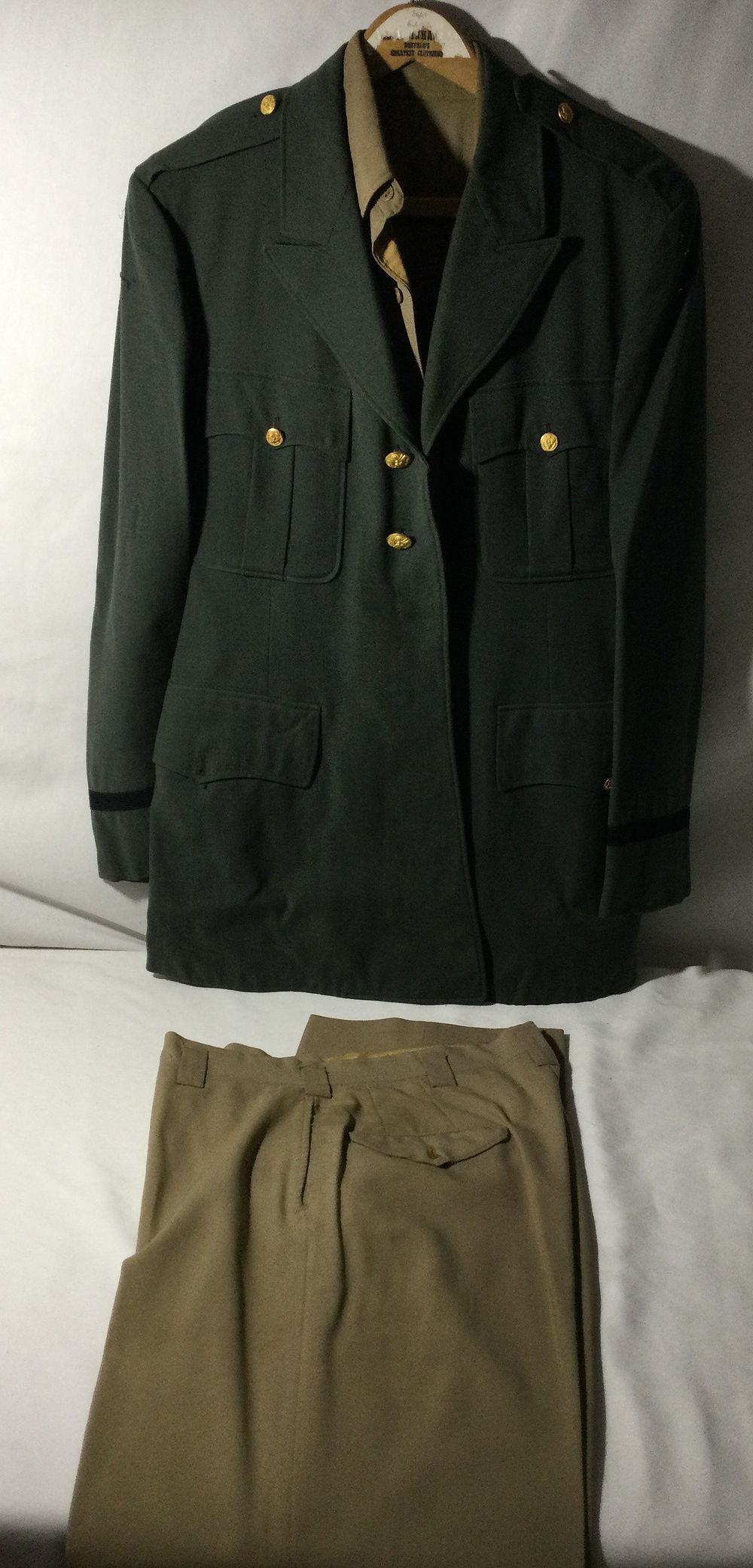Lot 307: Vintage US Army Officer's Dress Uniform