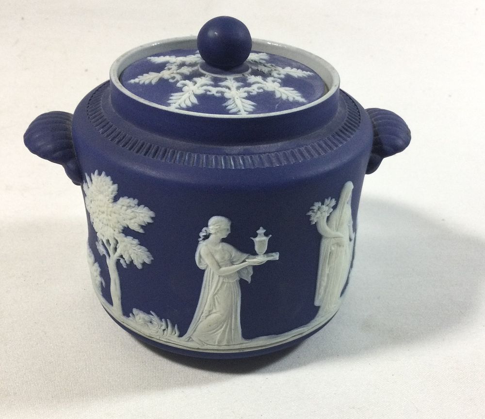 Lot 337: Wedgewood Dark Blue Stoneware Jasperware Biscuit