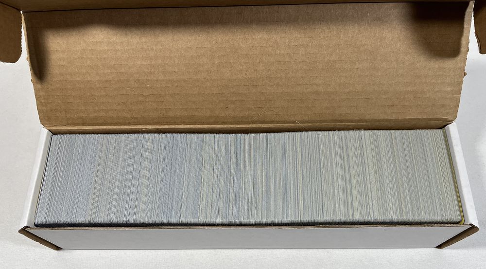 Lot 406: Pokémon Trading Cards in 800 box