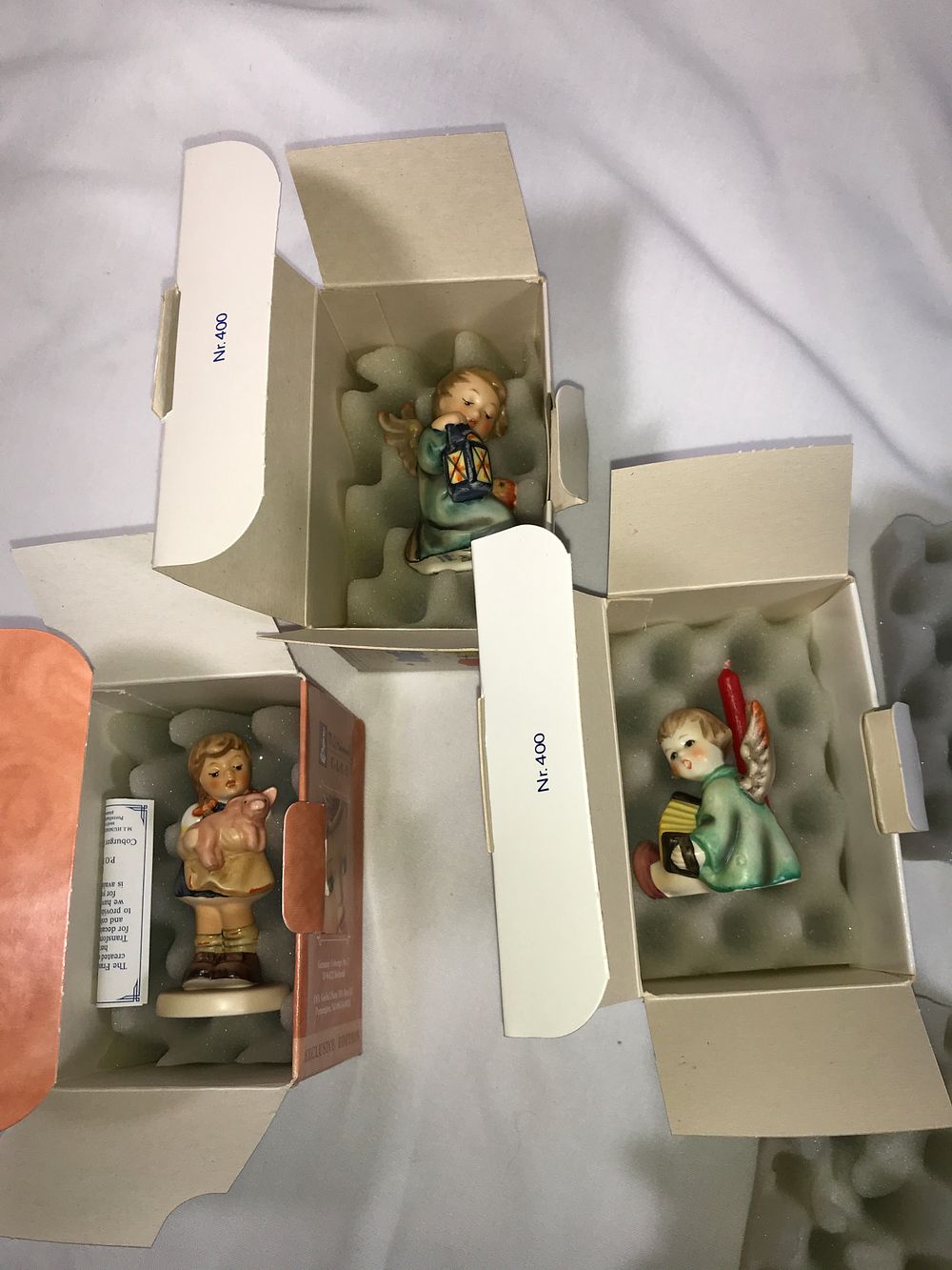Lot 30: Hummels in org packages (3)