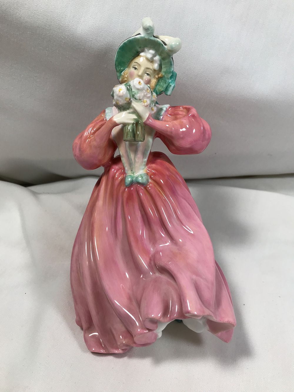 Lot 397: Royal Doulton Marguerite