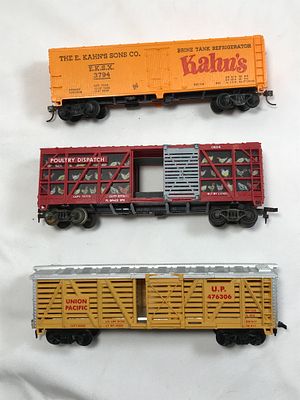 HO Gauge 3 Boxcar Collection. 476306/Union Pacific, 0834 Poultry Dispatch & Kahn’s Brine Tank 