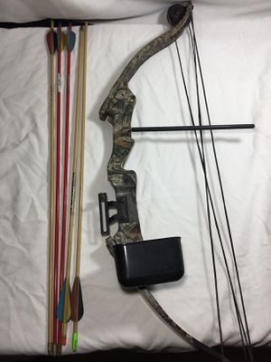 Brave Warrior Compound Bow Camouflage. With 5 Arrows.