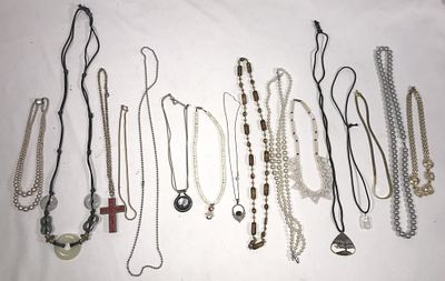 Costume Jewelry Collection. 16 necklaces