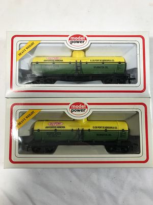 HO Scale DuPont Chemical Tank Cars (2). Model power, new in original boxes