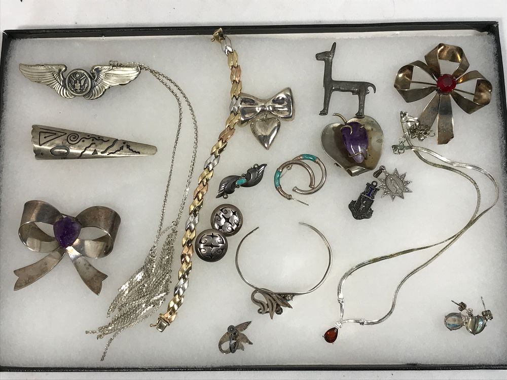 Lot 152: Sterling Collection