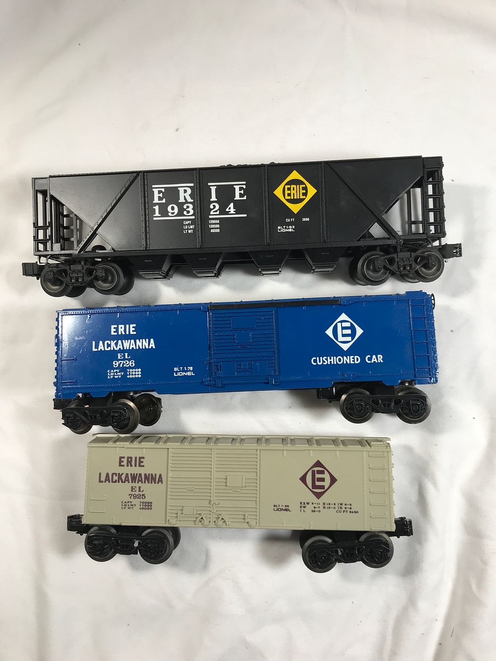 Lot 166: Erie Lackawanna & Erie Train Cars (3)