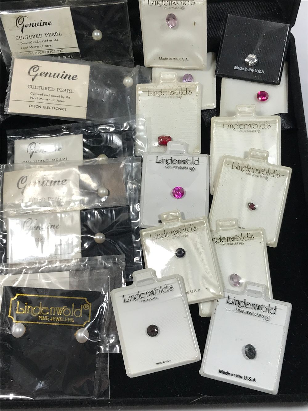 Lot 174: Gem Stone & Pearl Collection