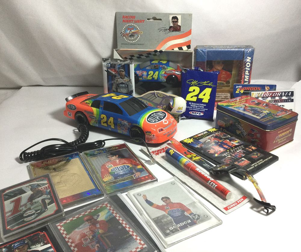 Lot 352: Jeff Gordon DuPont small collectibles