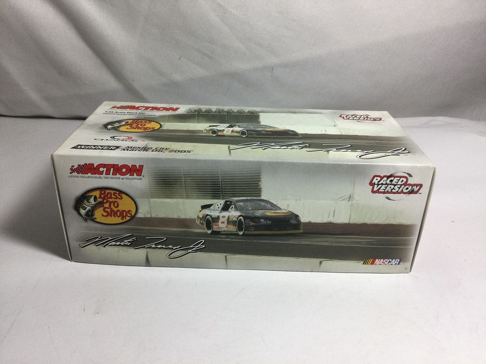 Lot 370: Martin Truex Jr., 2005 Monte Carlo