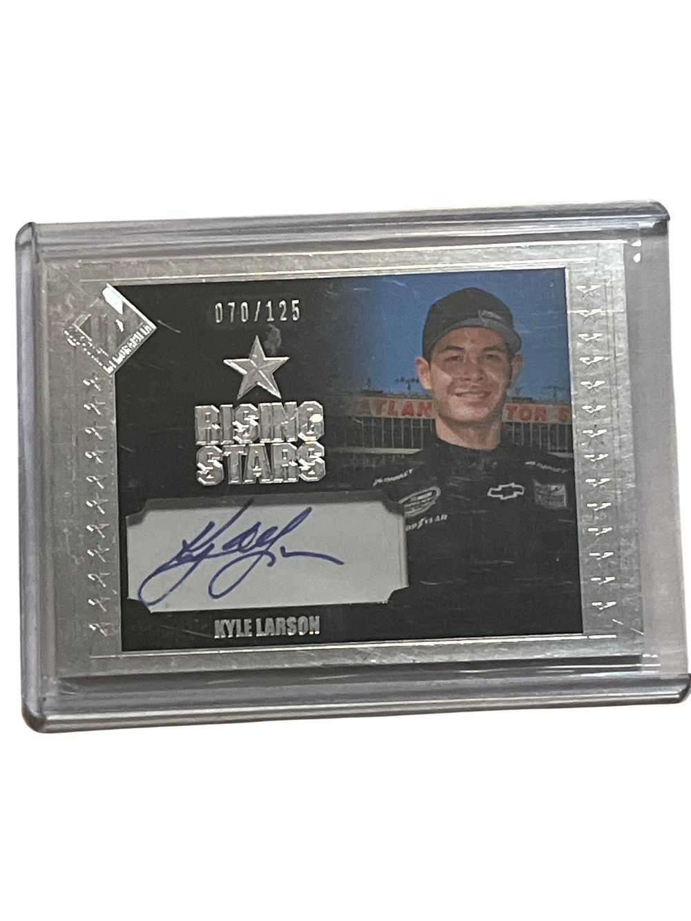 Lot 305q: 2013 Press Pass Rising Stars Kyle Larson Rookie Autograph Card 070/125 RSA-KL