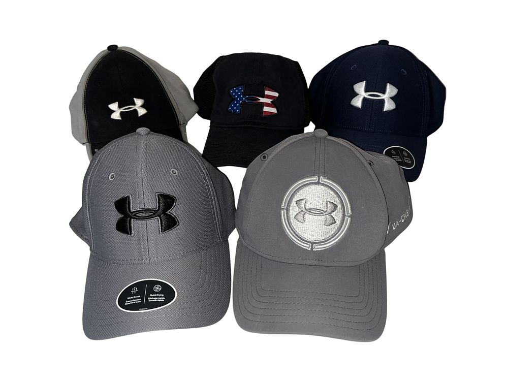 Lot 3006: An Assortment of Five Under Armour Performance Baseball Caps