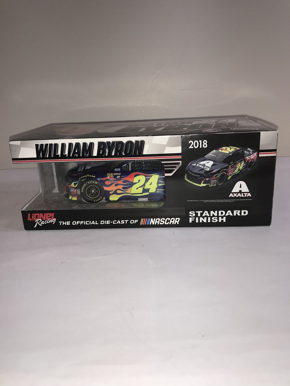 Lot 413: Lionel Racing William Byron #24 Axalta 2018 Chevrolet Camaro