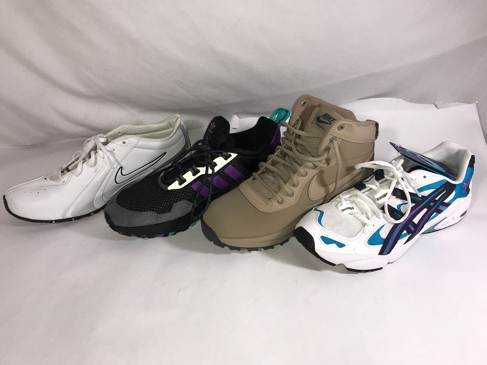 Lot 48a: New Sneakers 4 pairs of men’s sneakers