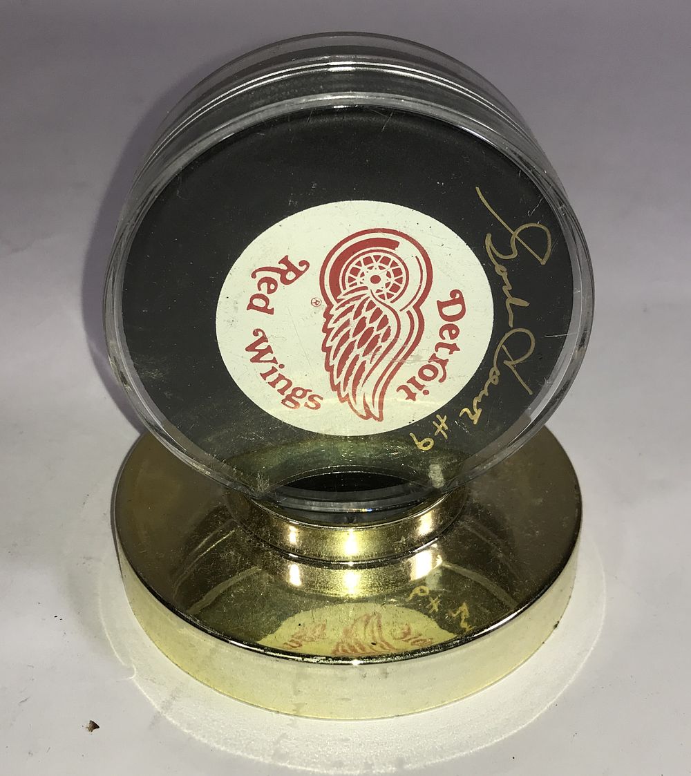Lot 242: Gordie Howe Autographed Detroit Redwings Puck