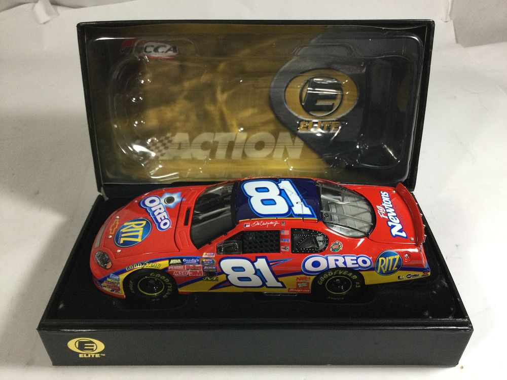 Lot 1158: Dale Earnhardt Jr 2005 Monte Carlo Elite