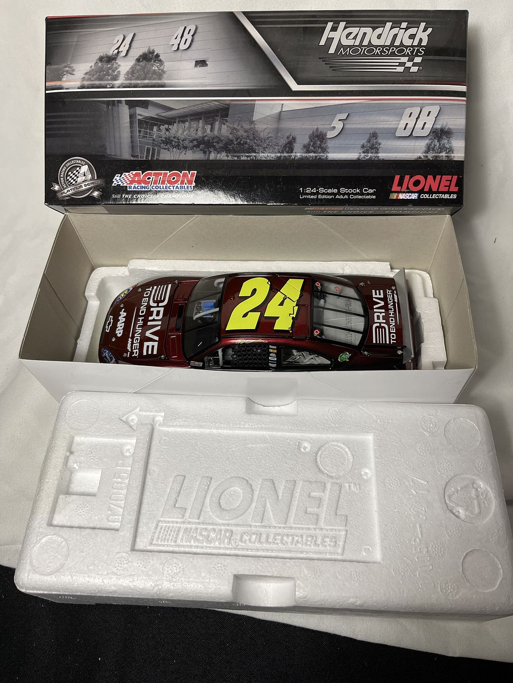 Lot 588: Lionel Racing Jeff Gordon #24 2011 Impala