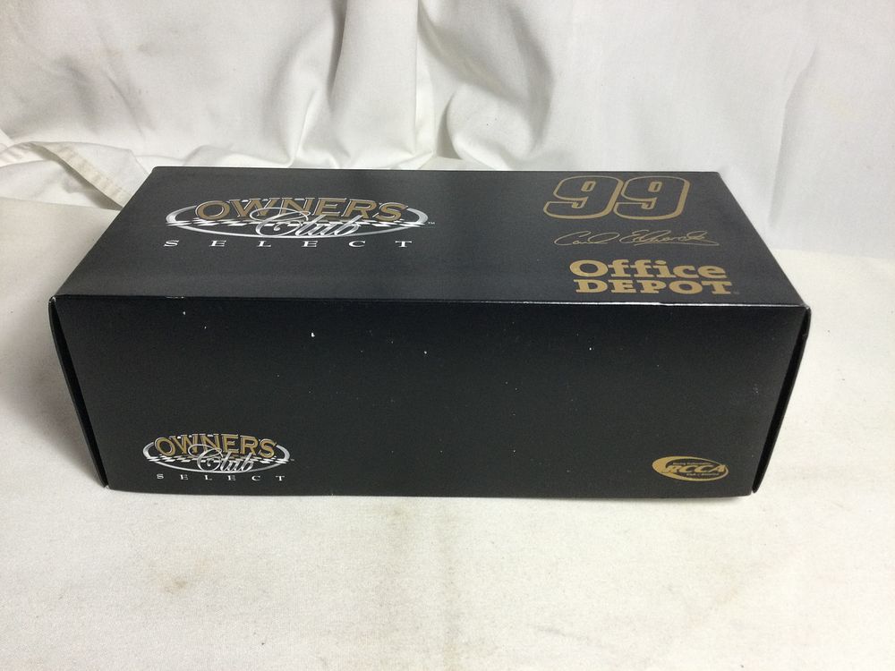 Lot 595: Carl Edwards 2007 Fusion Owners Club Select LE