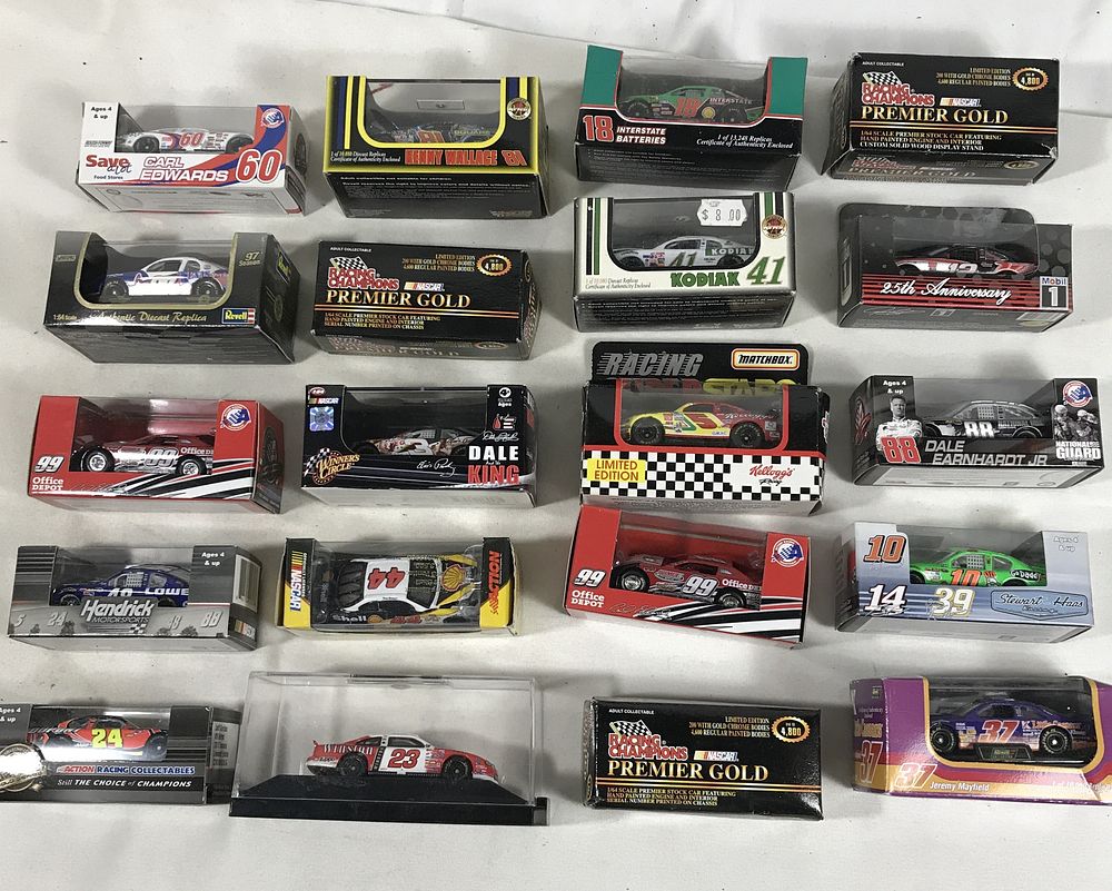 Lot 1295: 20 Die-cast Cars all sealed in packages
