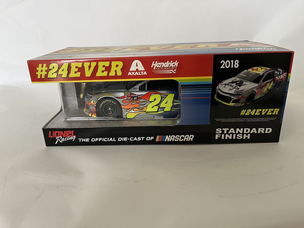 Lot 277: 2018 Lionel Racing William Byron Jeff Gordon Axalta 24EVER 1:24 Scale Die-Cast Chevrolet Camaro