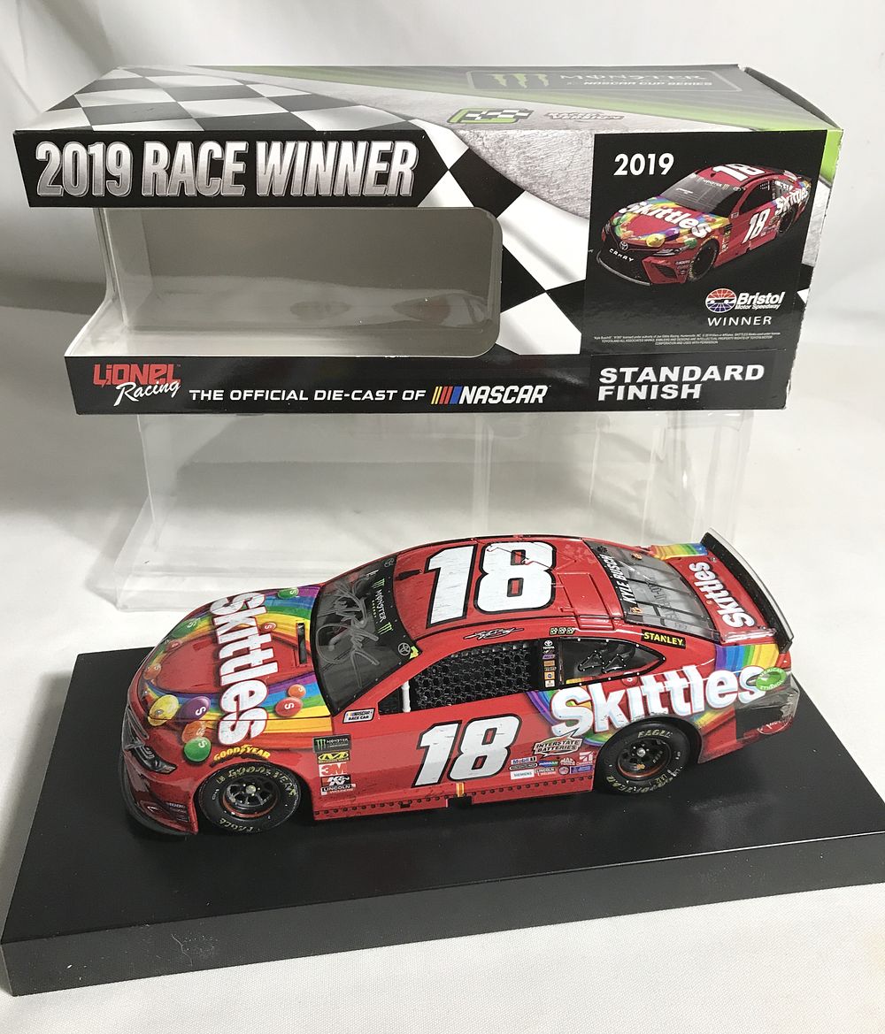 Lot 15: Autograph Kyle Busch Lionel Racing Bristol Win LE