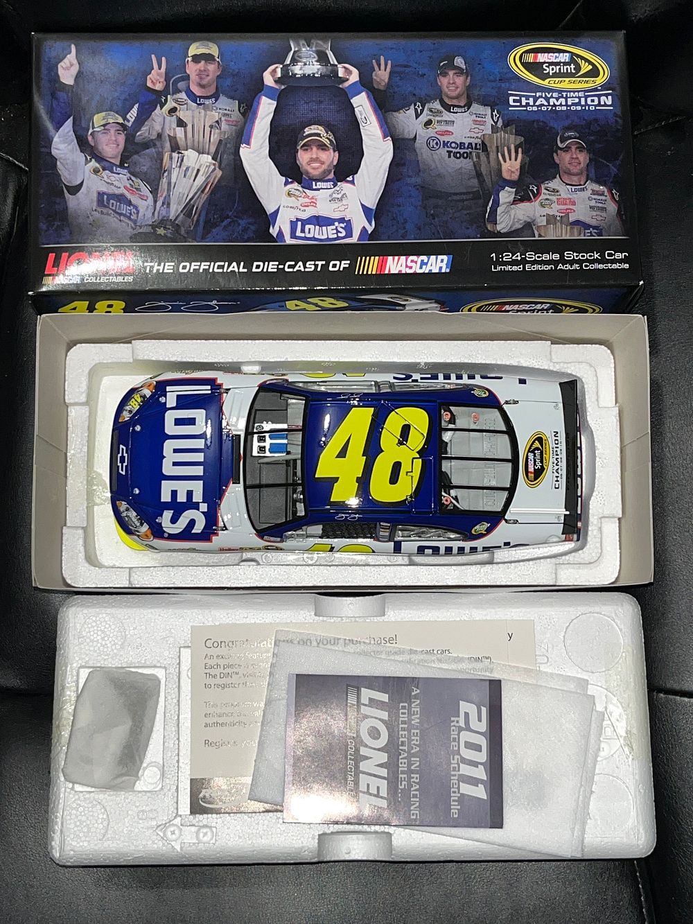 Lot 28: Lionel Racing Jimmie Johnson 5X Champ